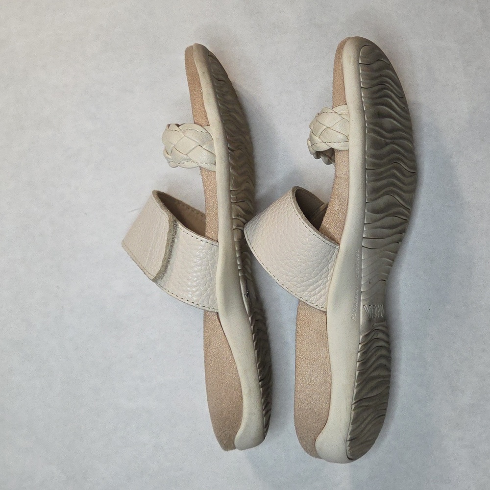 Vionic Jeanne Sandals - Picture 6 of 8